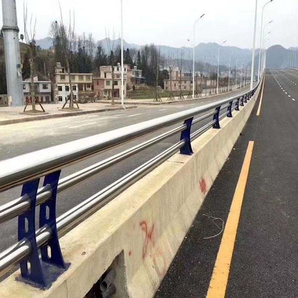 不銹鋼護(hù)欄